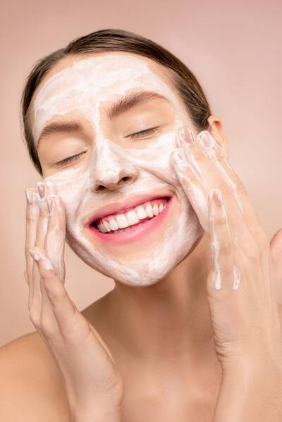 Conheca varias opcoes de sabonetes para incluir na sua rotina de skincare