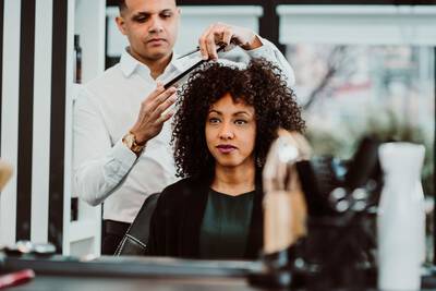 Conheca os cuidados com o cabelo crespo que nao podem ficar de fora!