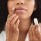 Close em labios femininos, destacando dicas para proteger os labios no inverno.