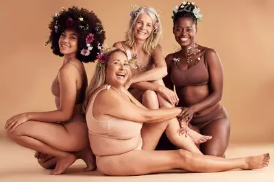 grupo de mulher com diferentes tipos de pele