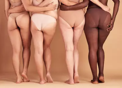 Mulheres com foliculite no bumbum