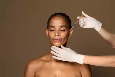 Mulher recebendo Skinbooster