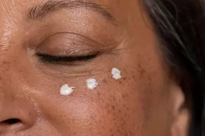 creme-para-area-dos-olhos