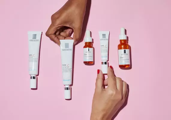 Produtos e serum com vitamina C para skincare do clube de vantagens Dermaclub