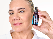 Produtos de skincare da marca Skinceuticals representando cuidados com a pele.