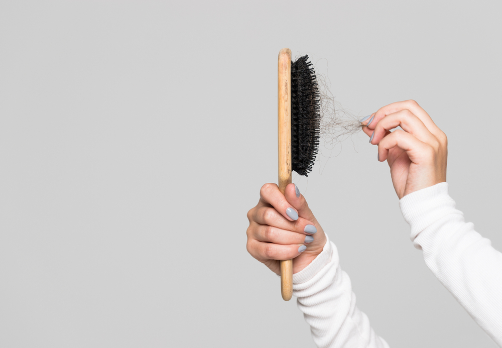 Saiba como tratar a queda de cabelo
