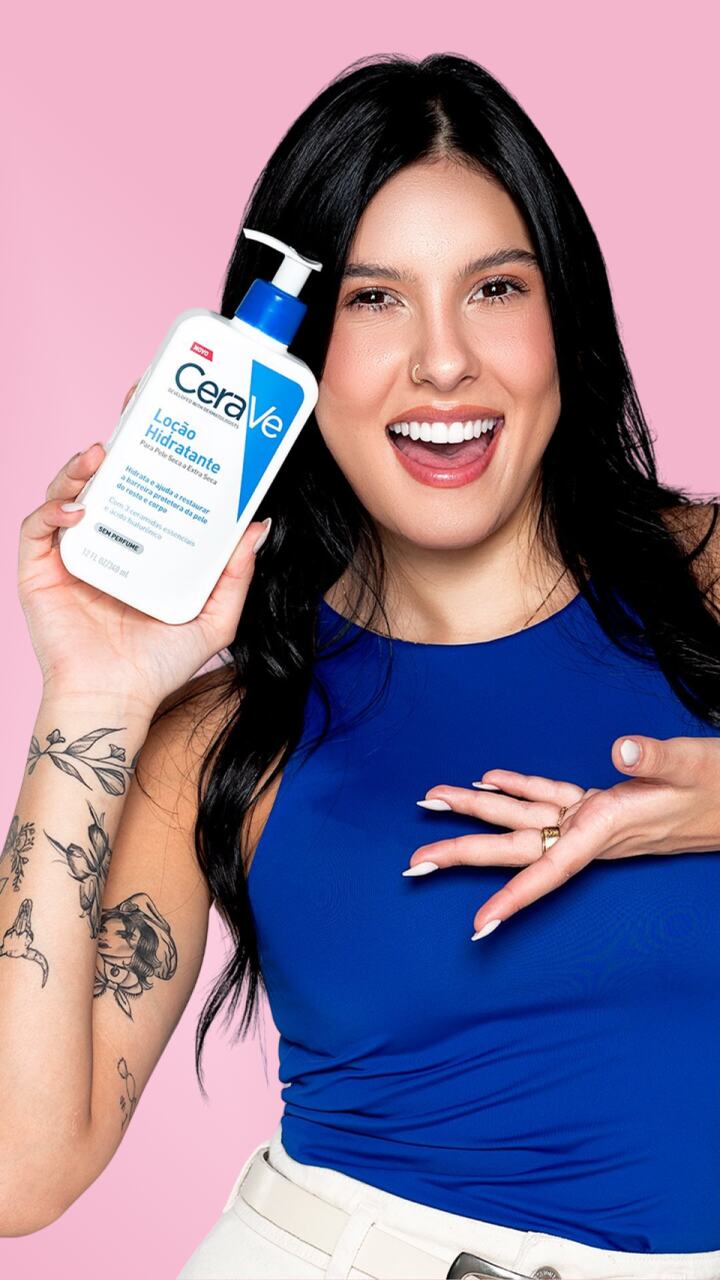 Ana Castela com sua loção hidratante